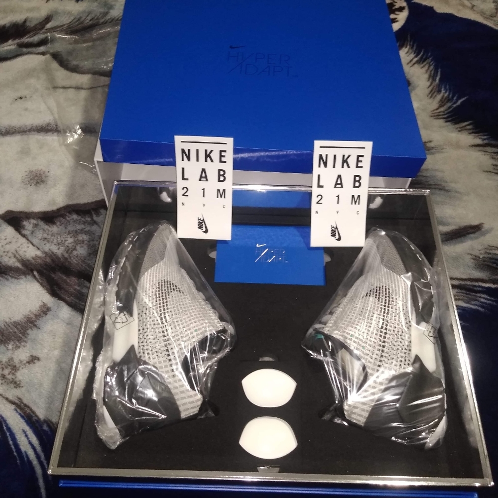 Nike hyper Adapts - Picture 9 of 10